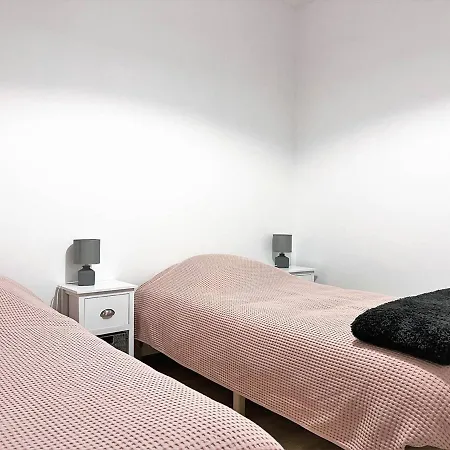 Appartement Renove 2021 Avec Balcon Et Garage, Proche Golf, 3 Pieces, 6 Couchages, Le Lavandou. - Fr-1-251-425